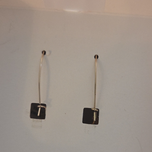 Betsey Johnson Gold Bow Dangle Earrings - Picture 2 of 4